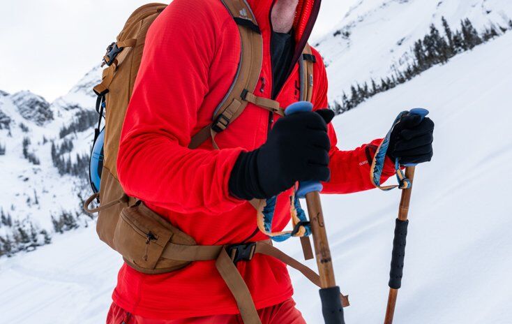 Man Wearing Dakine Titan Liners