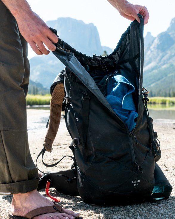 Opening Inside of Backpack while Backpacking