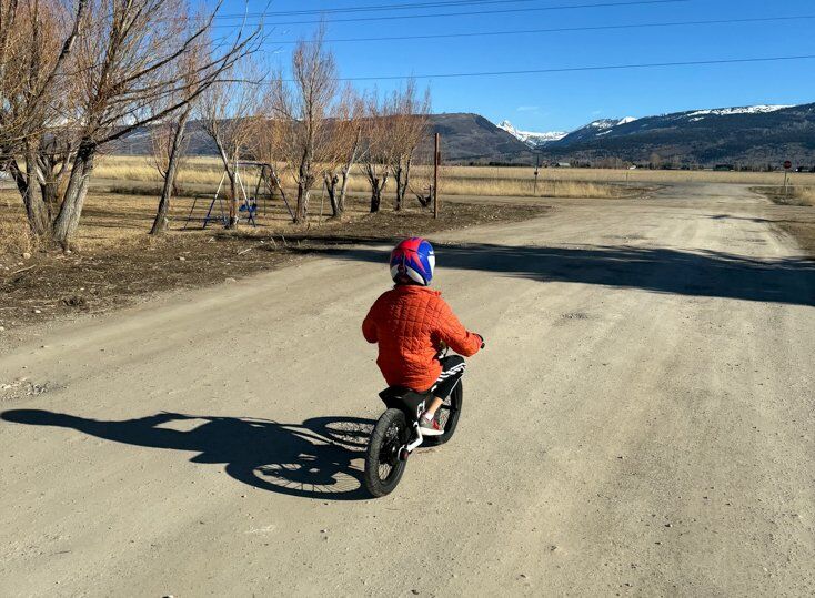 Happy Kid Riding Himiway C1 Kids Electric Bike
