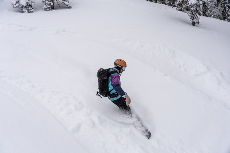 Ryan Ariano Snowboarding in Karakoram Nomad Bindings