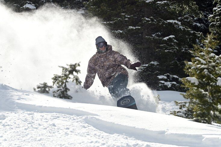 Mike Hardaker Riding Nidecker Escape Plus Snowboard