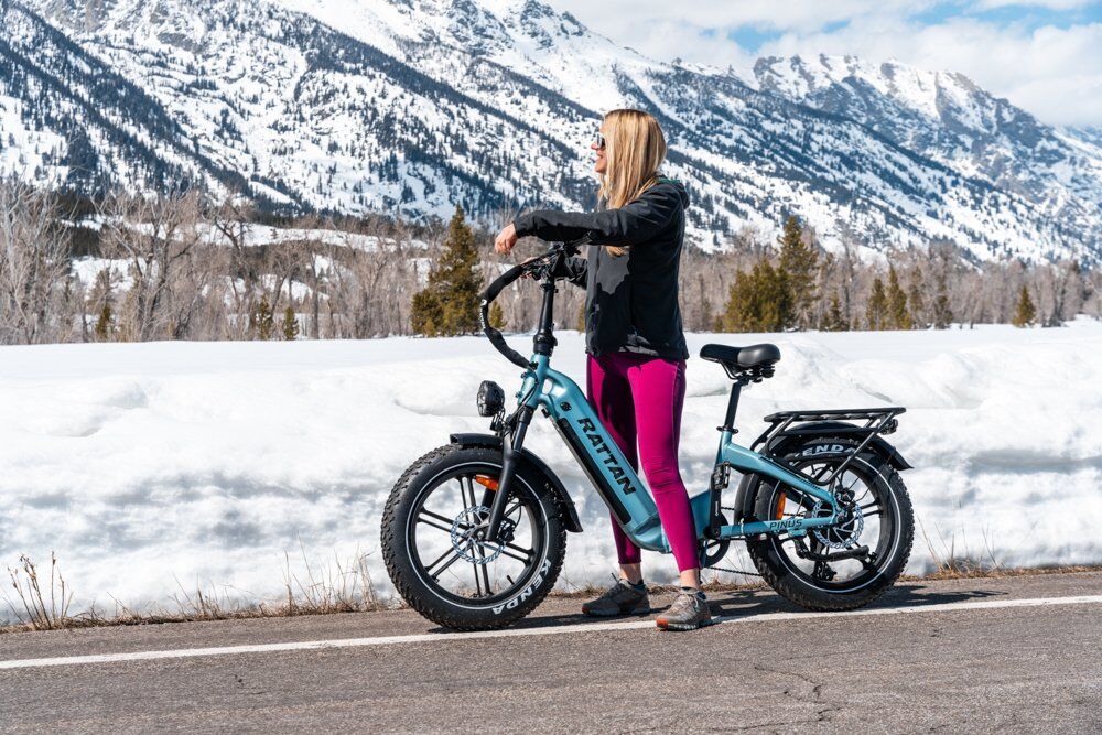 Laura Patten Testing the Rattan Pinus E-Bike