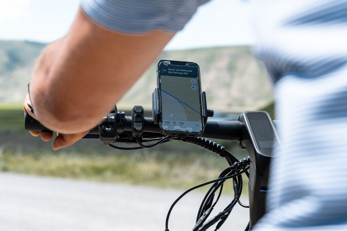 E-Bike with Cell Phone Rack