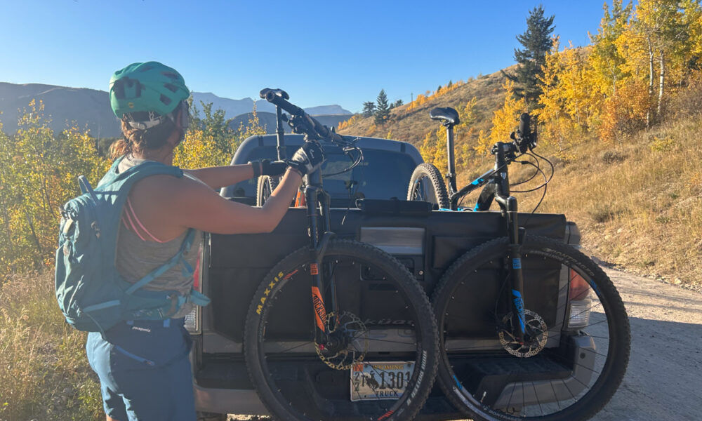 Kuat HUK Bike Tailgate Pad Review Women with HUK Bike Rack from KUAT with 2 Mountain Bikes While Loading