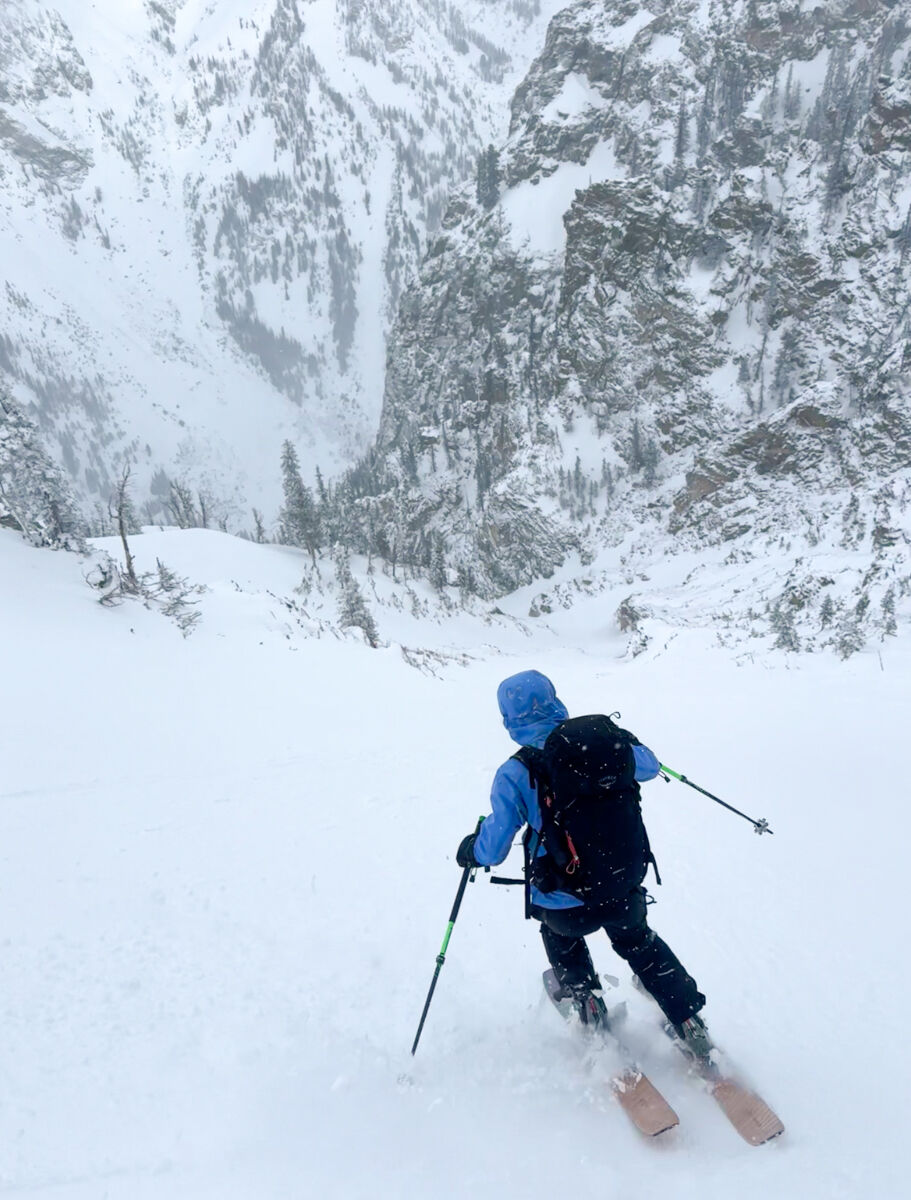 Women Skiing in GTNP
