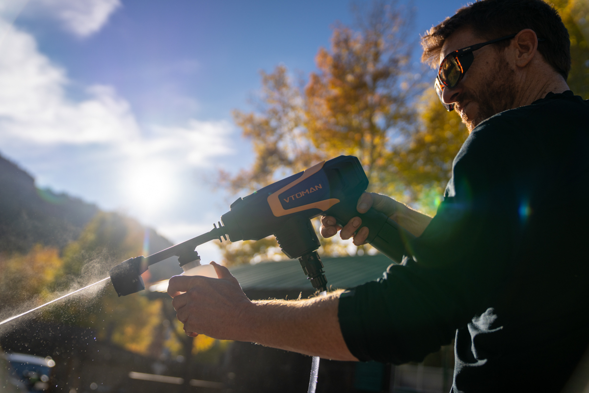 The VTOMAN V32 Cordless Power Washer: My New Favorite Water Gun!
