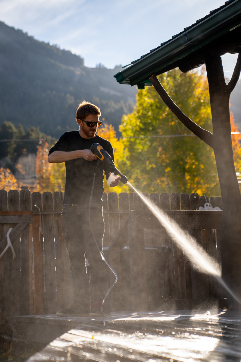 Mike Hardaker CEO Mountain Weekly News