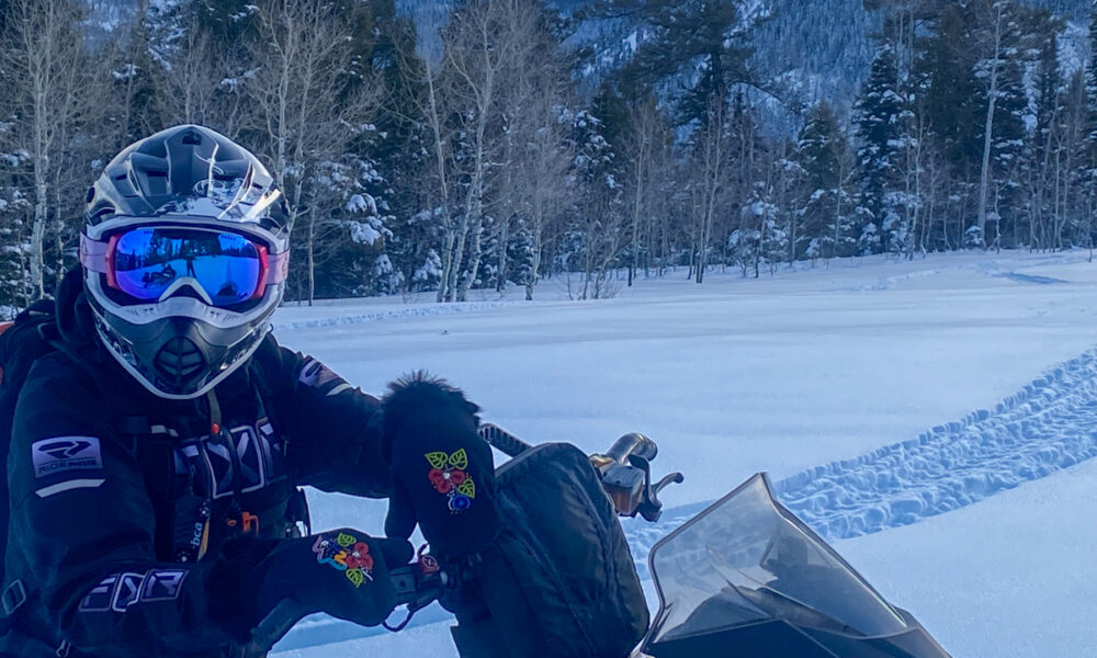 Manitobah Walking in Two Worlds Mitt Review by Mountain Weekly News Gear Tester D Talcott