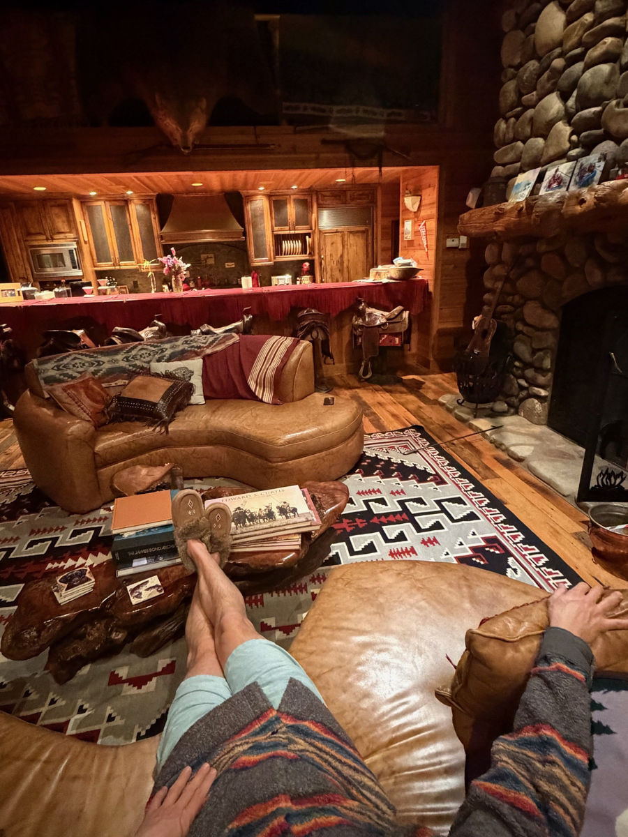 Man Wearing Comfortable Manitboah Tipi Slippers in the Tetons