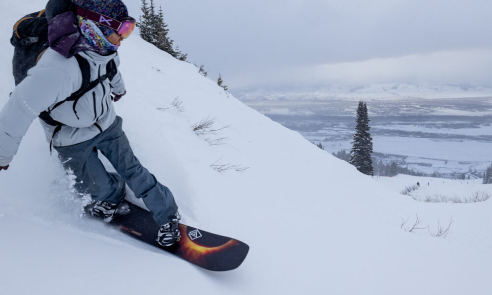 Never Summer Eclipse Snowboard Review