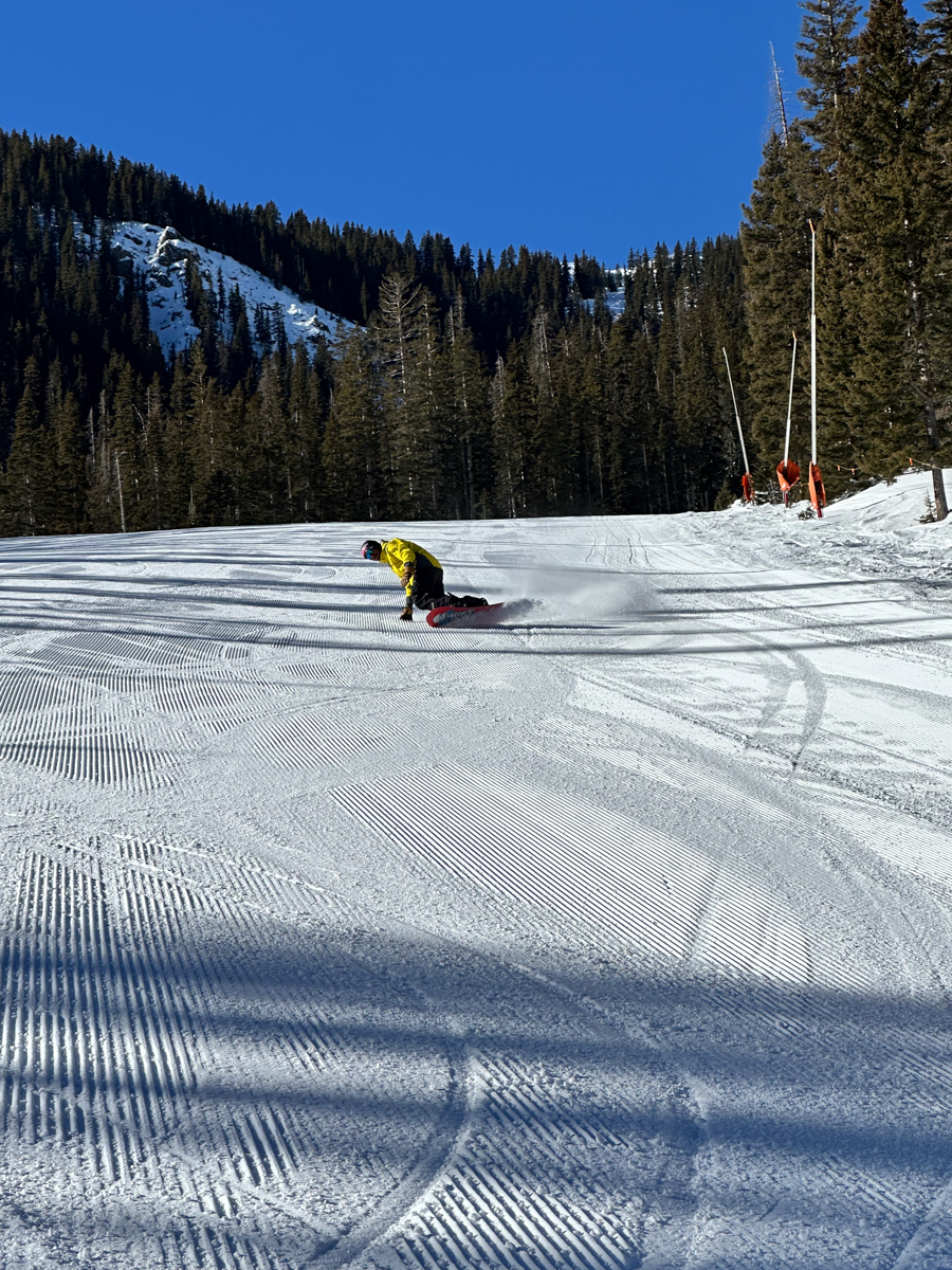Taos Groomer Skiin