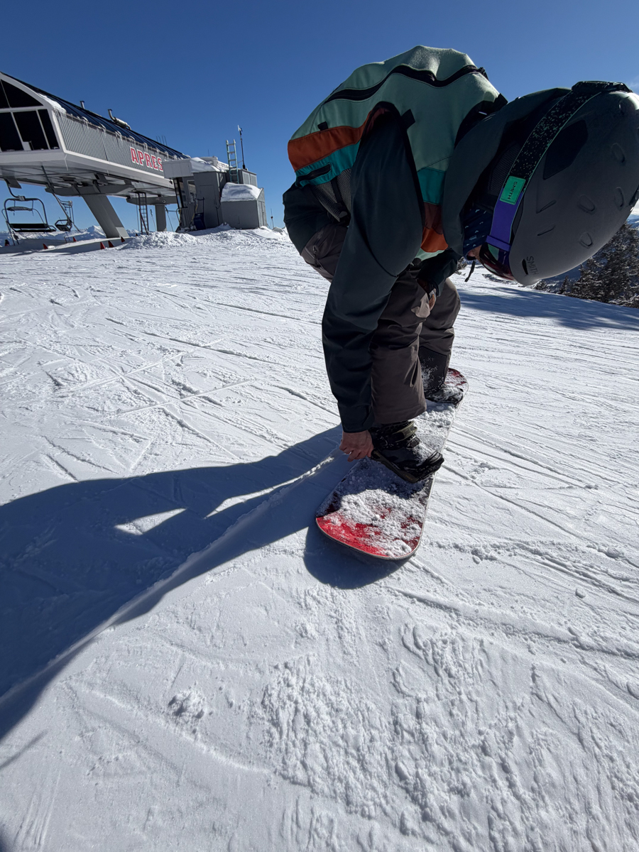FASE Snowboard Binding Snowboarder Bending Down