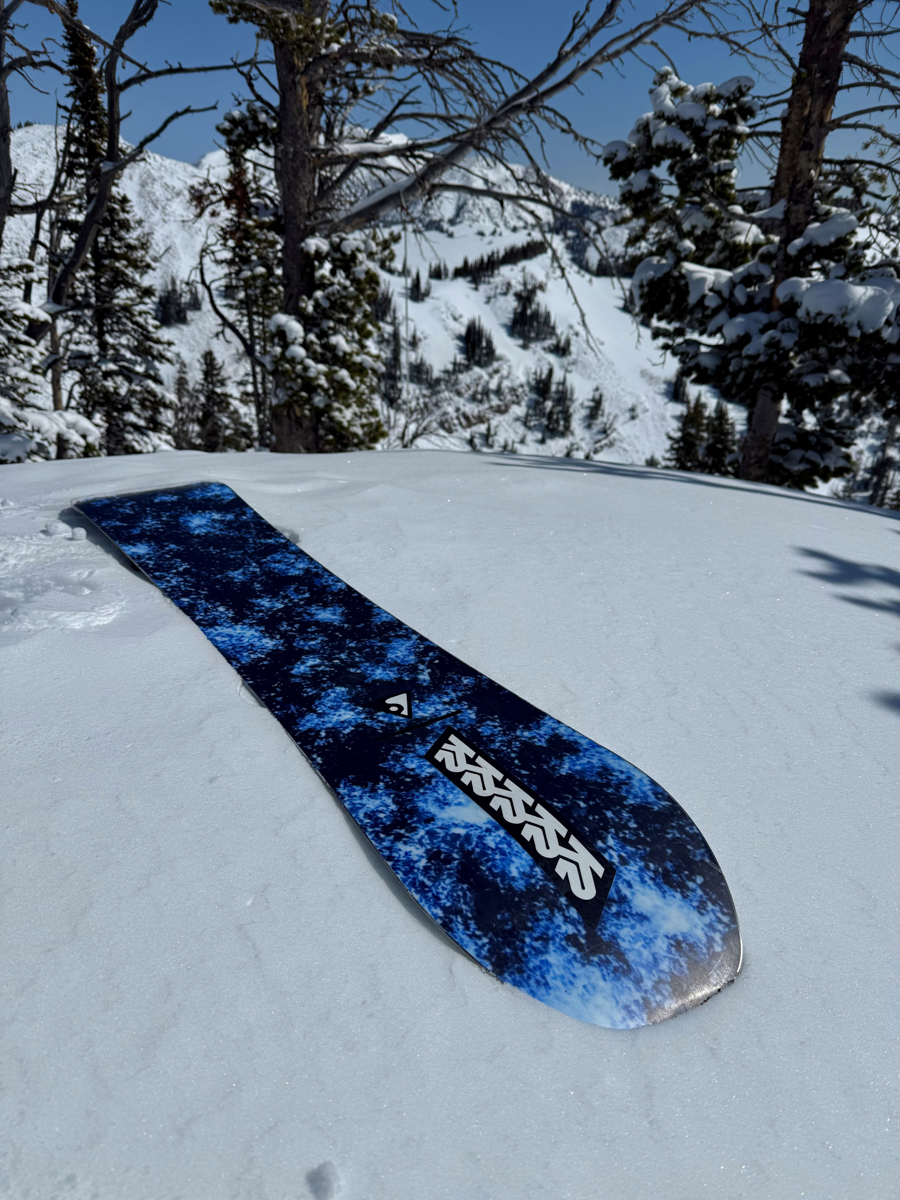 Profile and shape view of the K2 Commonwealth Snowboard from the 2027 K2 Landscape Collection.