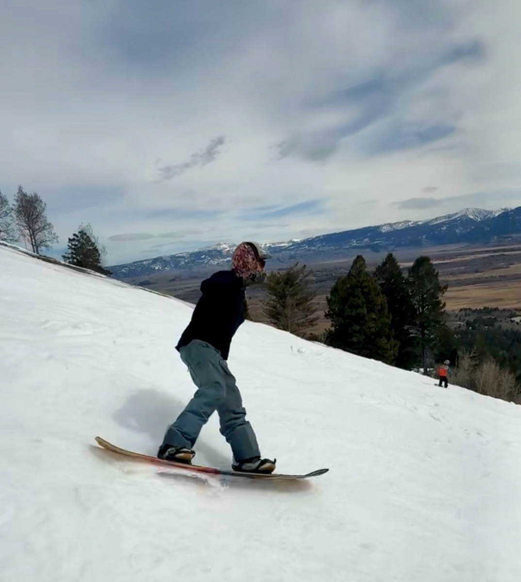 Man Snowboarding on Ride Vantum