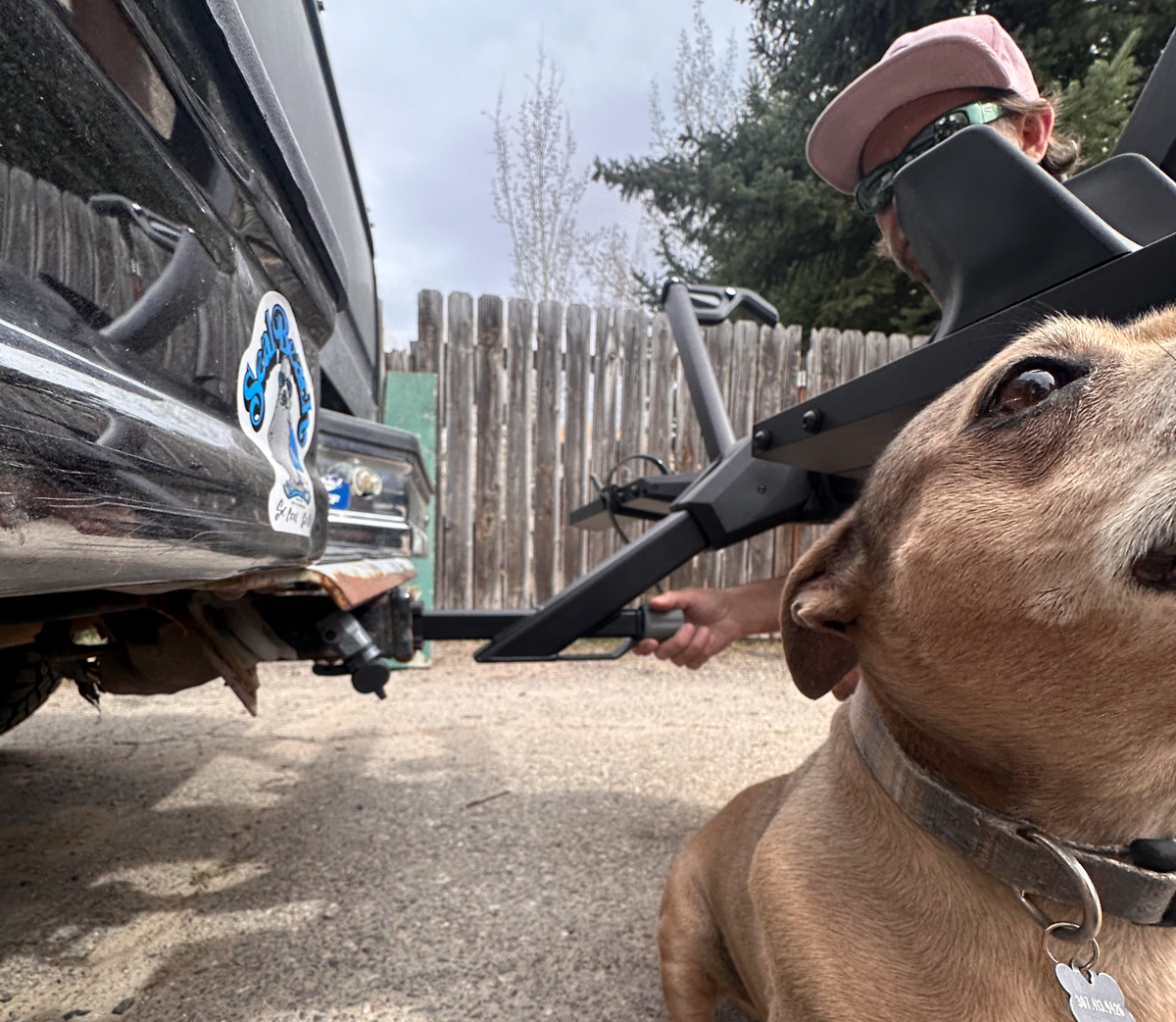 Installing the Saris Rack to Trailer Hitch 2" Reciever